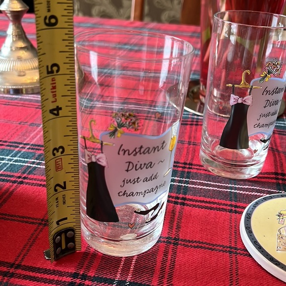 Linda Grayson collection of glasses and coasters - Picture 13 of 14